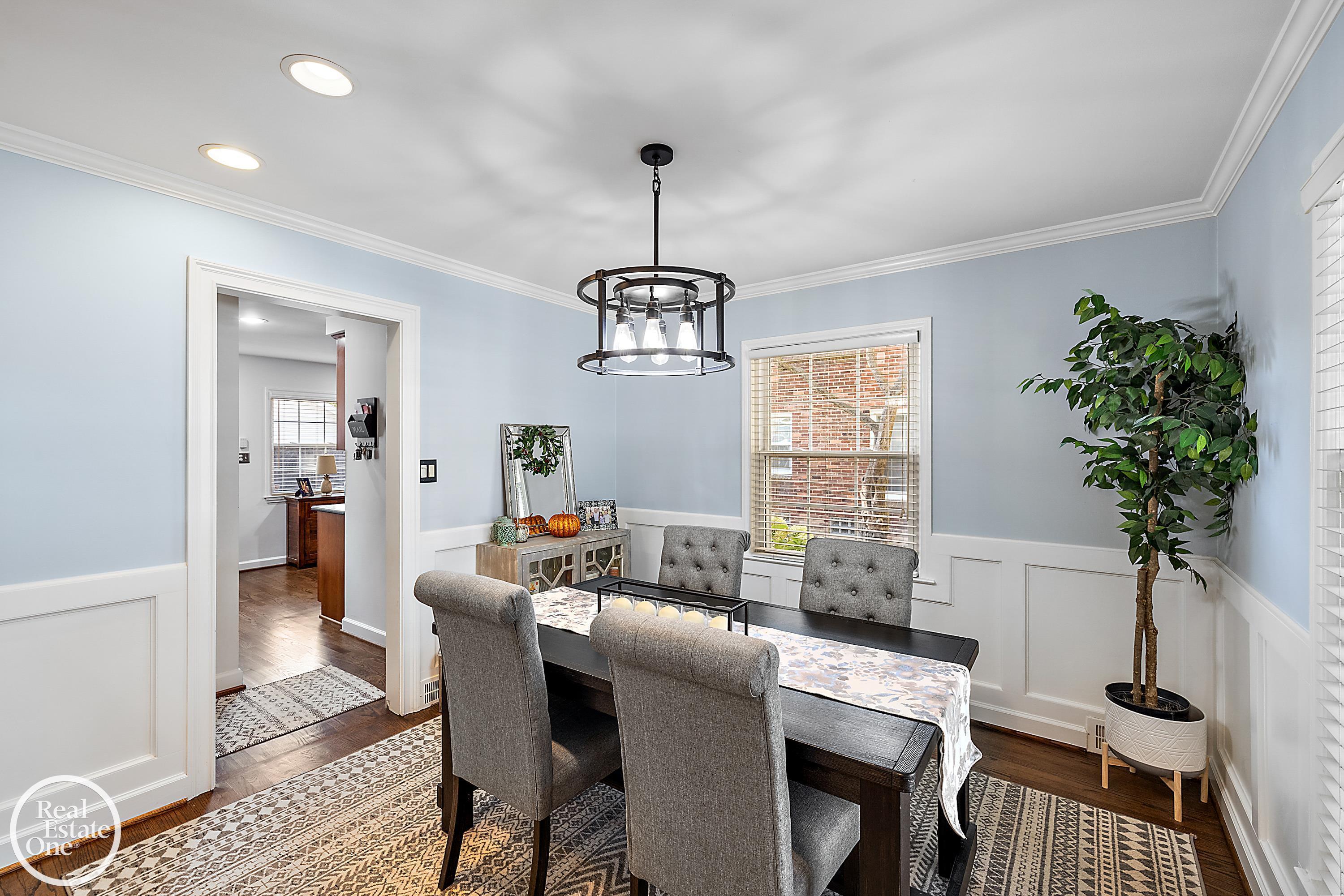 1183 Hawthorne Road Grosse Pointe, MI 48236 - Photo 11 of 48 50158747-b7f72622-2f18-43c1-bdc3-5694479d004c.JPG