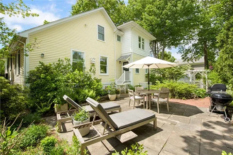 $999,000 | 21 2nd Street, Barrington, RI 02806