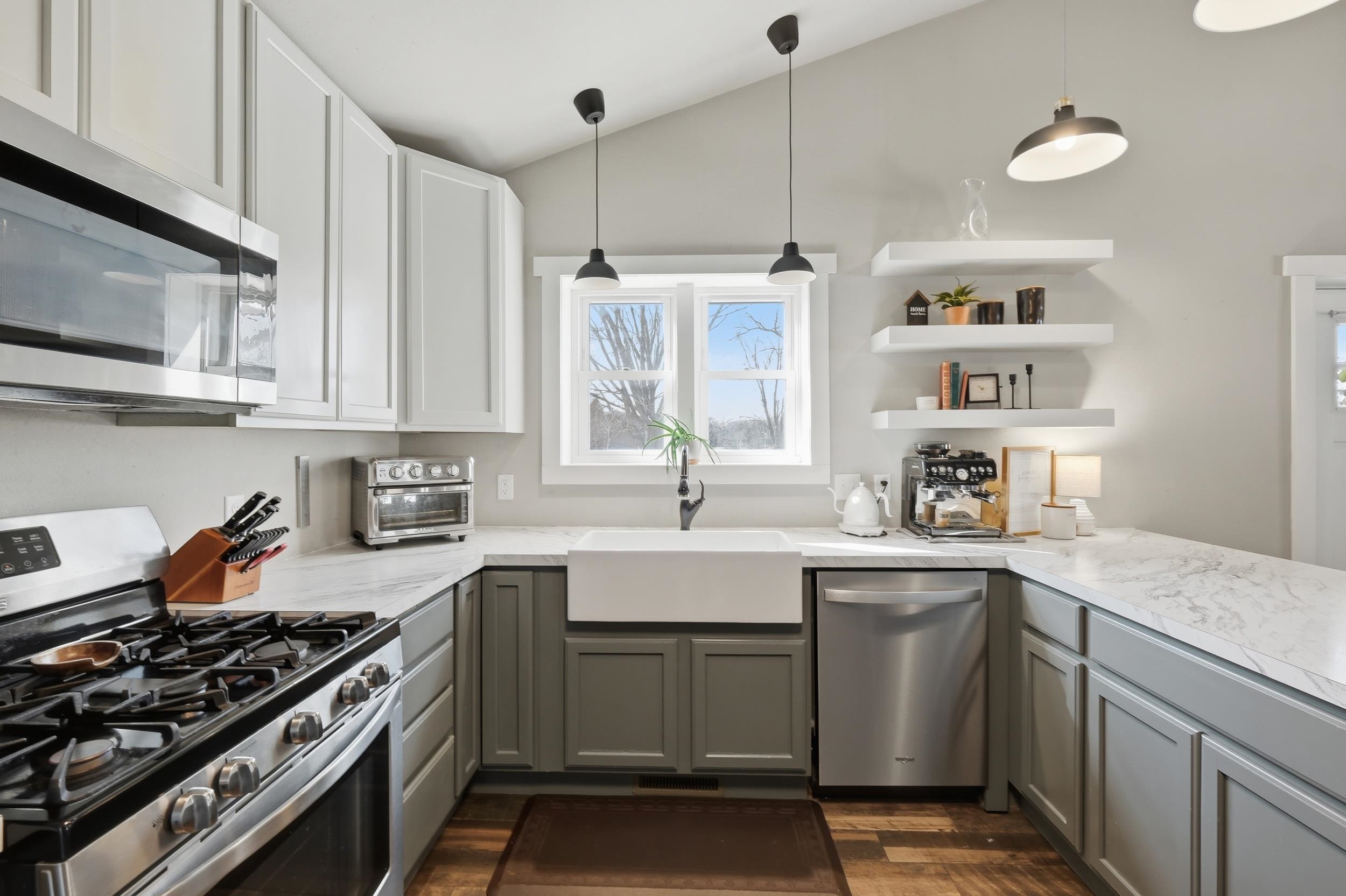 69 Hart Road Sun Prairie, WI 53590 - Photo 16 of 55