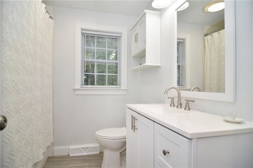 194 South Pier Road Narragansett, RI 02882 - Photo 14 of 30
