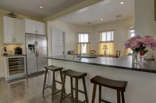 $2,800 | 26 South Angell Street, Providence, RI 02906