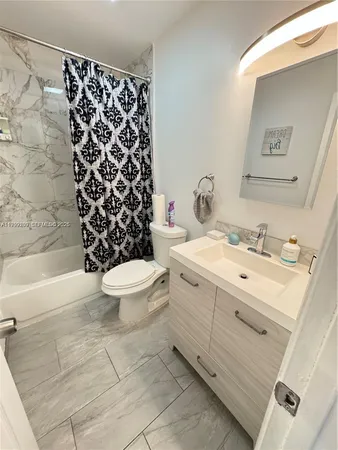 $1,700 | 236 Southeast 9th Avenue, Unit 1, Pompano Beach, FL 33060