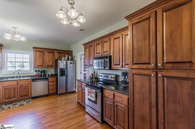 229 West Church Road Easley, SC 29642 - Photo 4 of 11