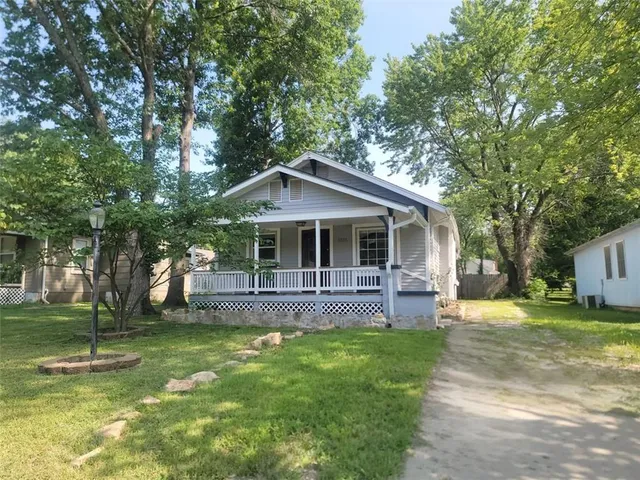 $132,900 | 1324 West Pacific Avenue, Osawatomie, KS 66064