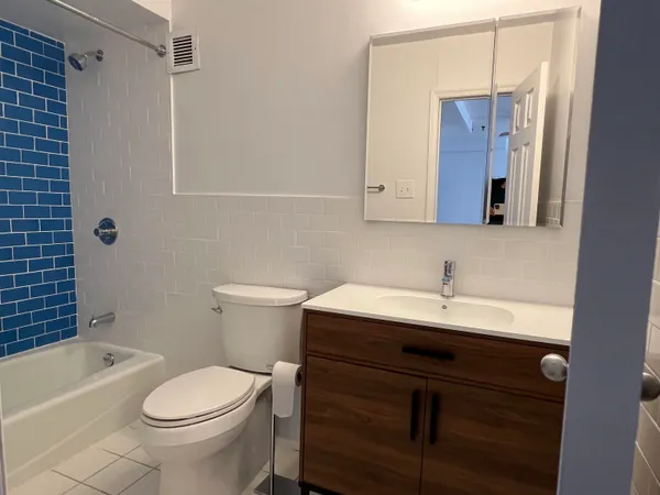 $3,350 | 319 Barrow Street, Unit 3A, Jersey City, NJ 07302