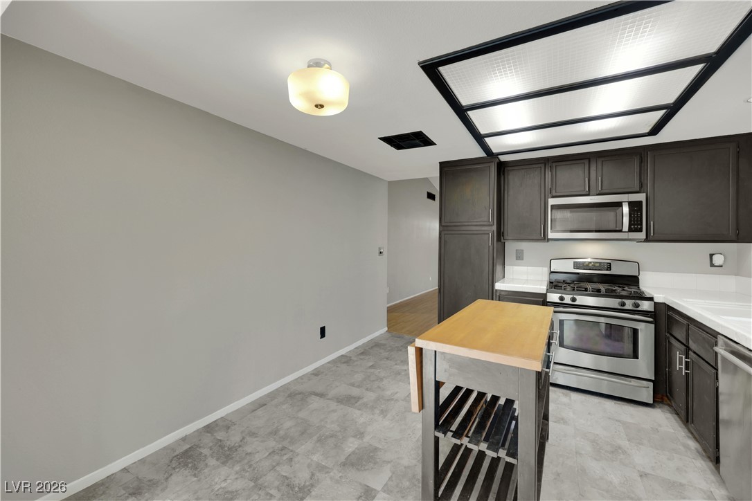 5871 Prairie Ridge Circle North Las Vegas, NV 89031 - Photo 8 of 31