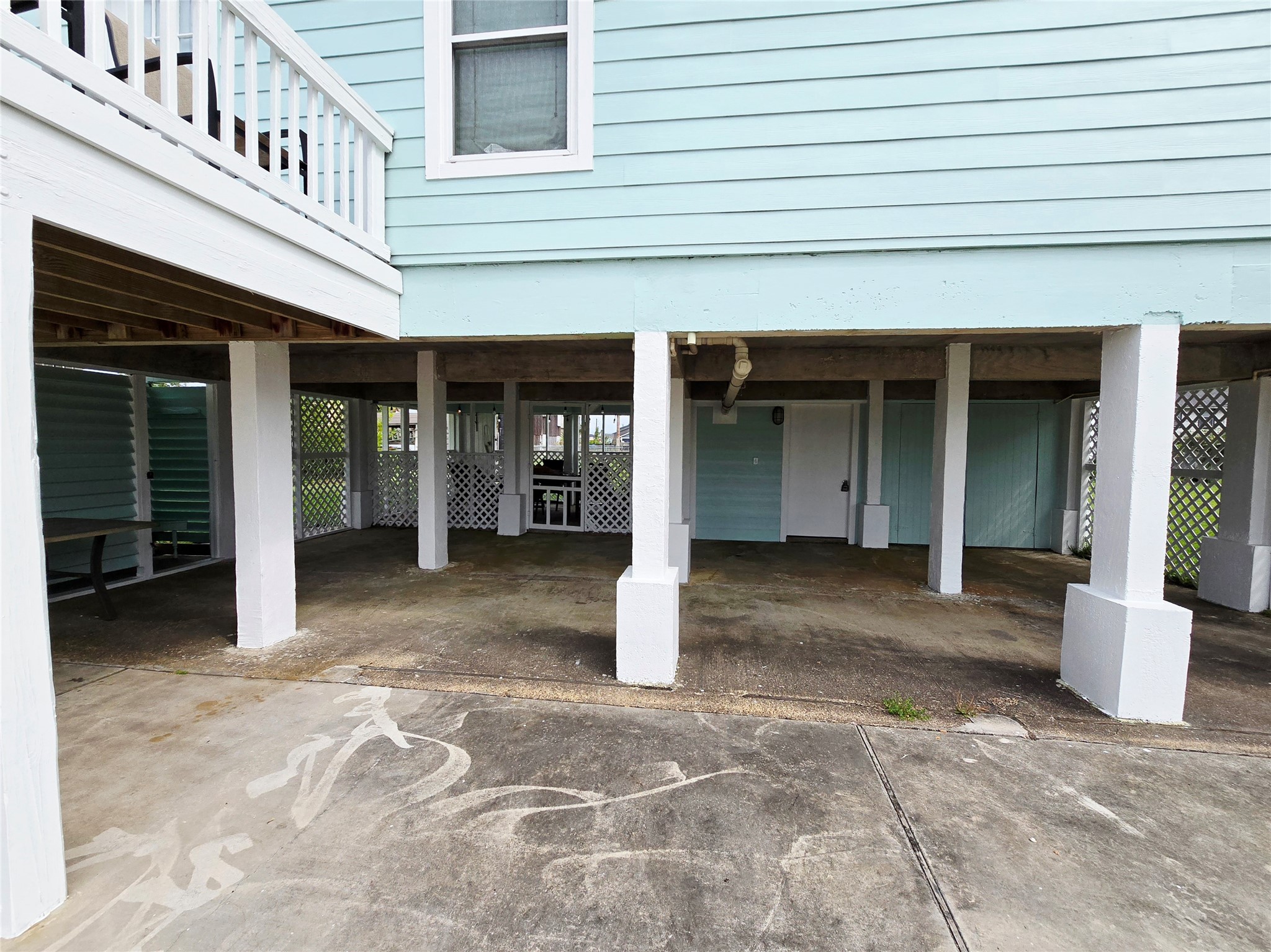 16611 Jolly Roger Road Jamaica Beach, TX 77554 - Photo 42 of 49 a view of a house with a outdoor space