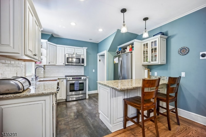 76 Meadowbrook Road Short Hills, NJ 07078 - Photo 10 of 18