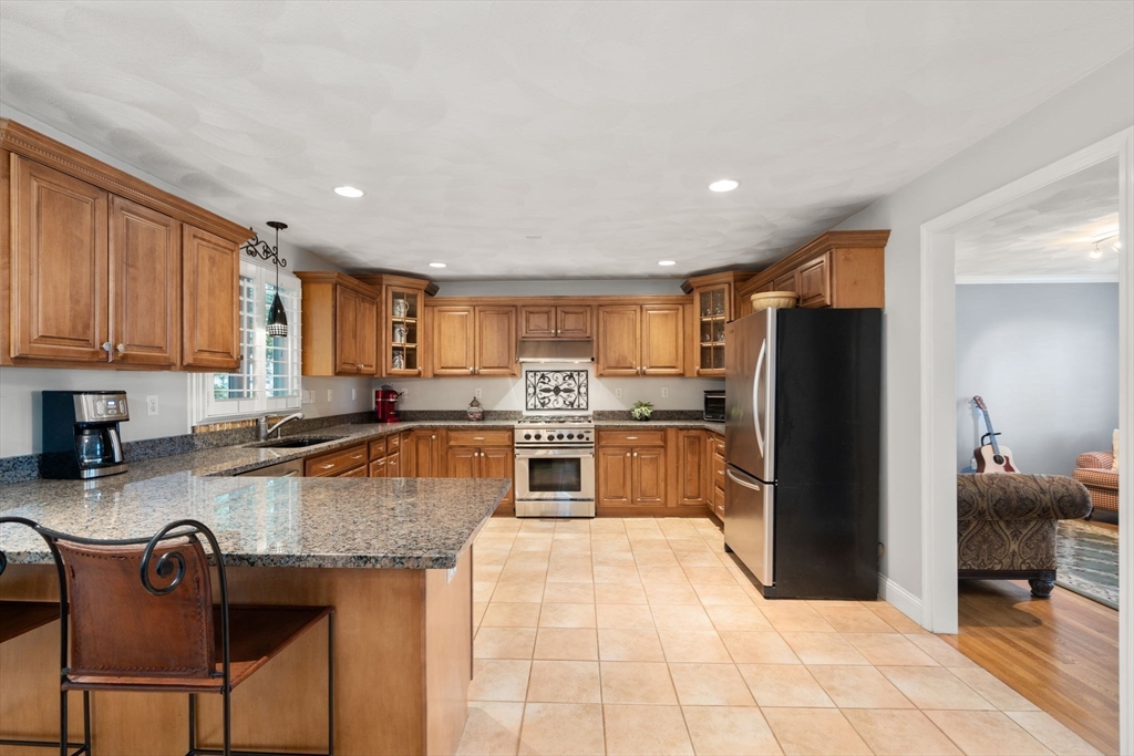 15 Island Road Lynnfield, MA 01940 - Photo 13 of 35 Gallery Image 13