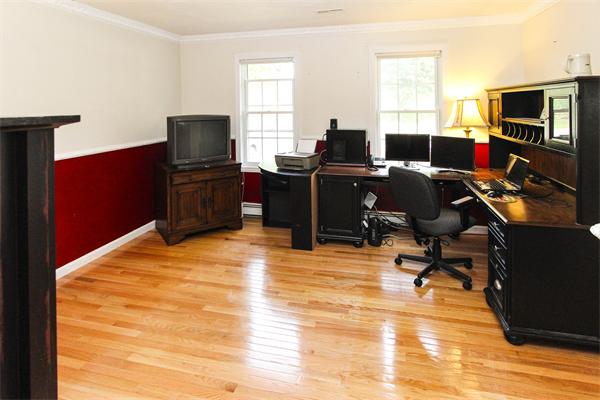 7 Hickory Road Ashland, MA 01721 - Photo 5 of 20 Gallery Image 5