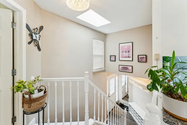 $270,000 | 159 West Hamilton Drive, Palatine, IL 60067