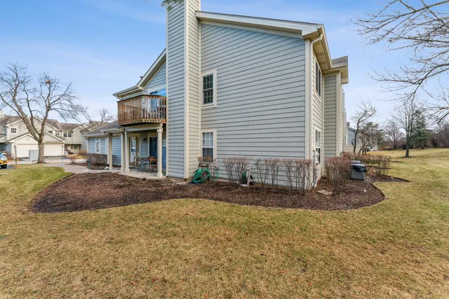 $270,000 | 159 West Hamilton Drive, Palatine, IL 60067
