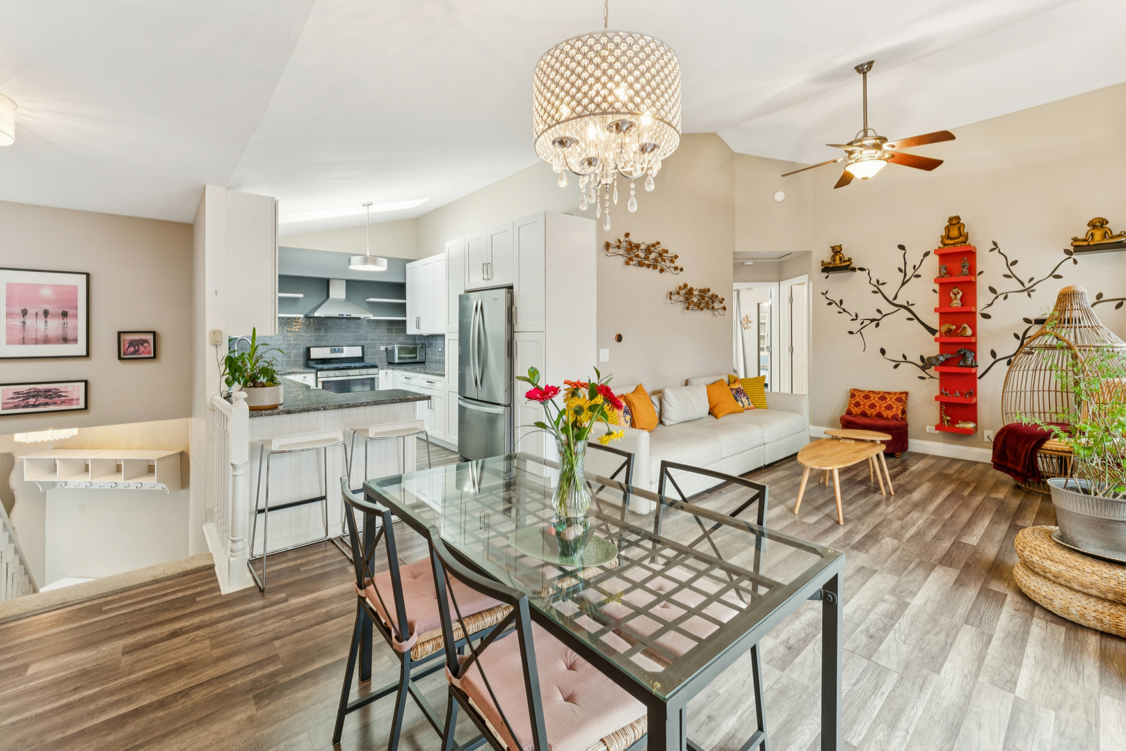 159 West Hamilton Drive Palatine, IL 60067 - Photo 4 of 24 an open kitchen with dining table and chairs