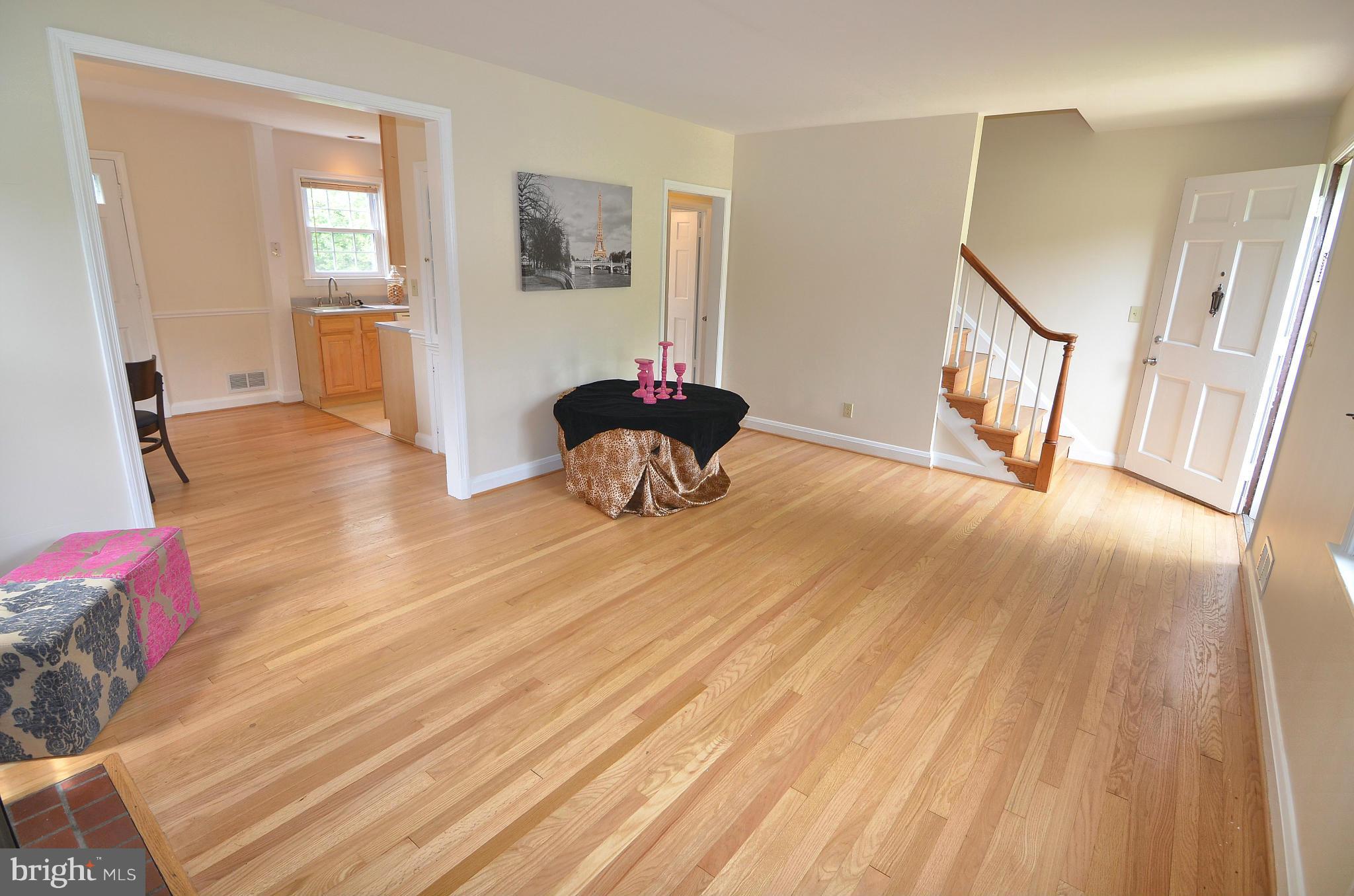 904 Locustvale Road Towson, MD 21204 - Photo 4 of 15 Living Room Hardwood through out