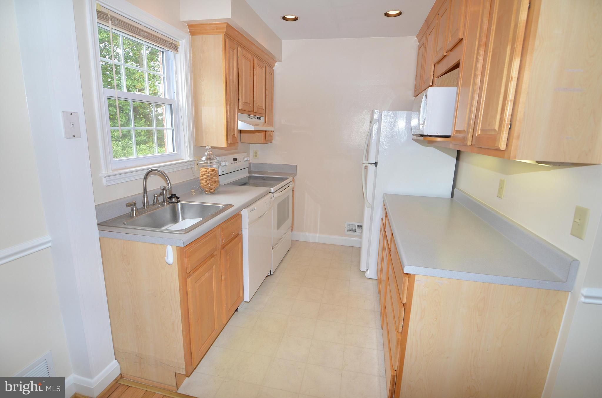 904 Locustvale Road Towson, MD 21204 - Photo 6 of 15 Updated Kitchen Replacement Windows