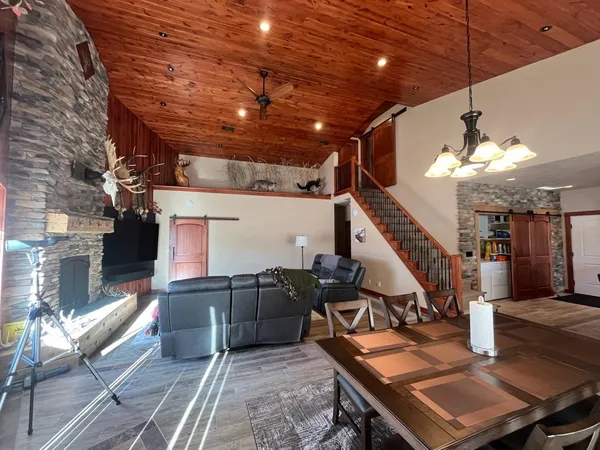 $5,000,000 | N3353 Comet Road, Tigerton, WI 54486