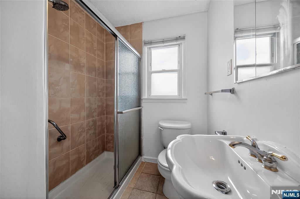 340 Old Post Road Edison, NJ 08817 - Photo 13 of 27
