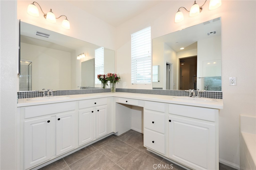 443 Stratus Lane, Unit 4 Simi Valley, CA 93065 - Photo 23 of 32
