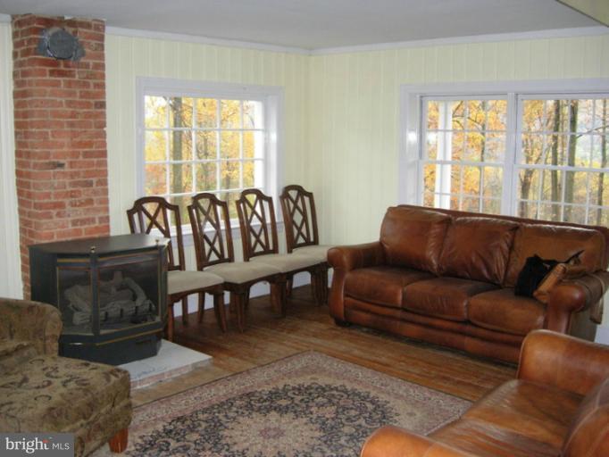 3204 Gapland Road Rohrersville, MD 21779 - Photo 13 of 27 Living Room