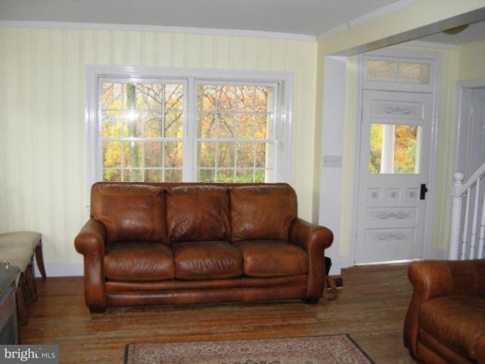 3204 Gapland Road Rohrersville, MD 21779 - Photo 17 of 27 Living Room
