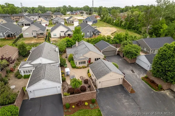 $335,000 | 13 Abby Chase, Jeffersonville, IN 47130