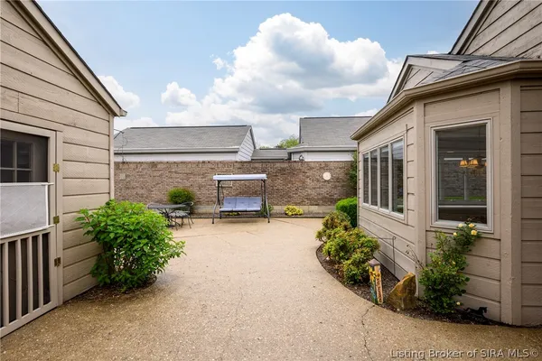 $335,000 | 13 Abby Chase, Jeffersonville, IN 47130