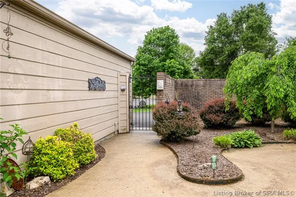 $335,000 | 13 Abby Chase, Jeffersonville, IN 47130