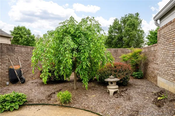 $335,000 | 13 Abby Chase, Jeffersonville, IN 47130