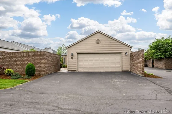$335,000 | 13 Abby Chase, Jeffersonville, IN 47130