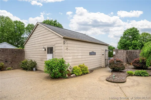 $335,000 | 13 Abby Chase, Jeffersonville, IN 47130