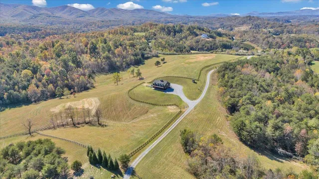 $799,950 | 1180 Longfield Road, Fincastle, VA 24090