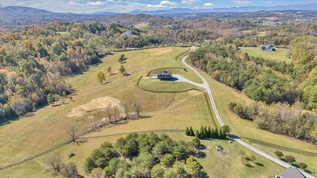 $799,950 | 1180 Longfield Road, Fincastle, VA 24090