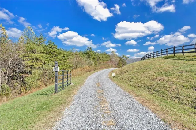 $799,950 | 1180 Longfield Road, Fincastle, VA 24090