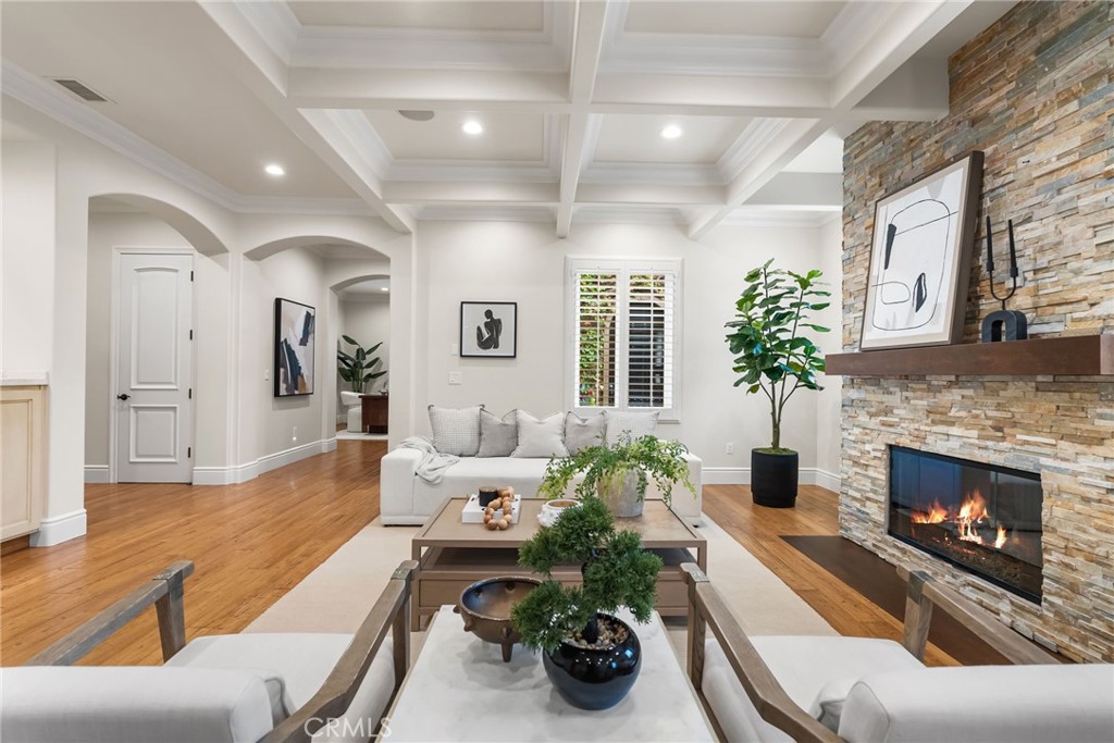 20382 Southwest Cypress Street Newport Beach, CA 92660 - Photo 4 of 44