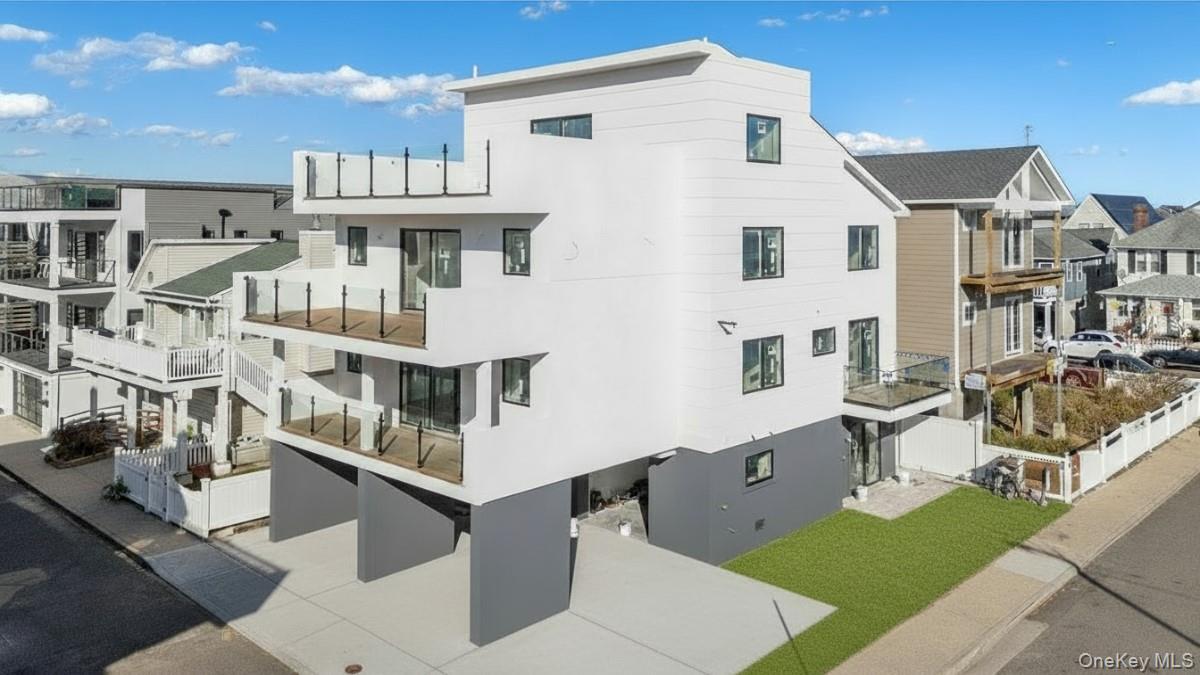 View of apartment building / complex featuring a residential view