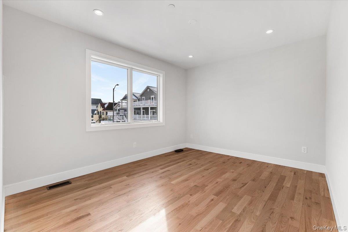 56 Oregon Street Long Beach, NY 11561 - Photo 16 of 33