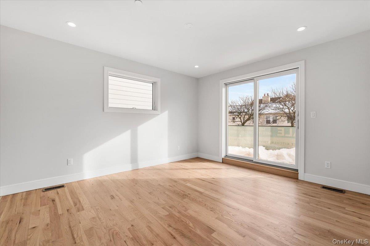 56 Oregon Street Long Beach, NY 11561 - Photo 17 of 33