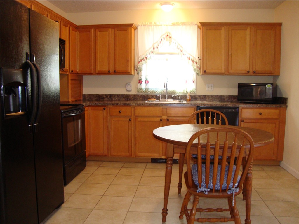 33 Cobblestone Lane Westerly, RI 02891 - Photo 13 of 23