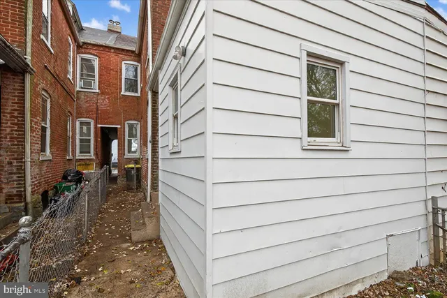 $230,000 | 718 High Street, Lancaster, PA 17603