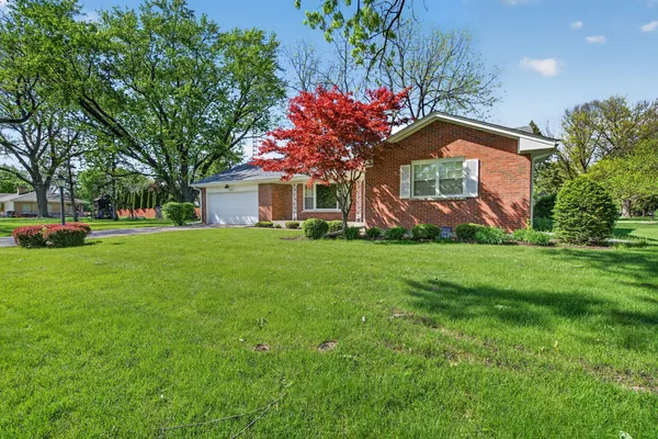 $325,000 | 2275 Garden Road, Aurora, IL 60506