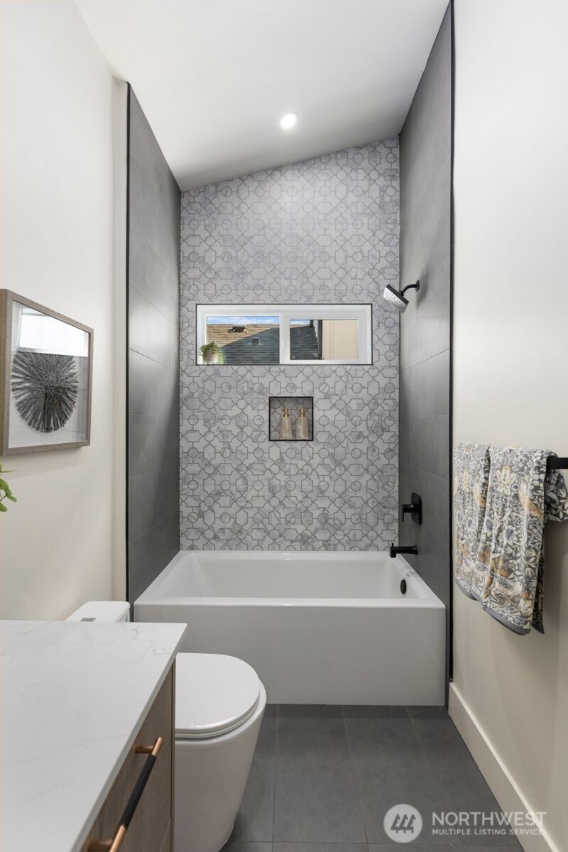 929 North 87th Street Seattle, WA 98103 - Photo 25 of 38