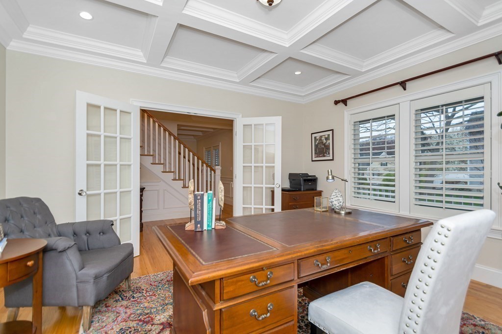 100 Van Norden Road Reading, MA 01867 - Photo 4 of 36 Gallery Image 4