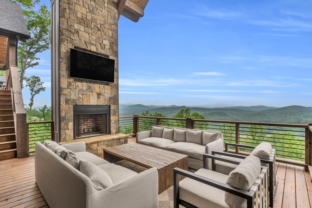 726 Overlook Drive Blue Ridge, GA 30513 - Photo 4 of 84 Gallery Image 4