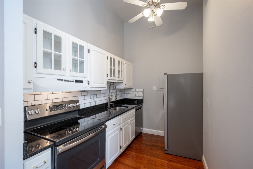 16 Balmoral Street, Unit 422 Andover, MA 01810 - Photo 7 of 34