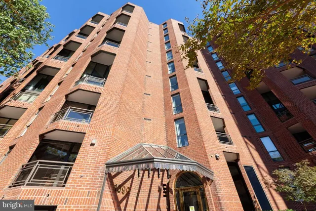 $1,175,000 | 1099 22nd Street Northwest, Unit 601, Washington, DC 20037