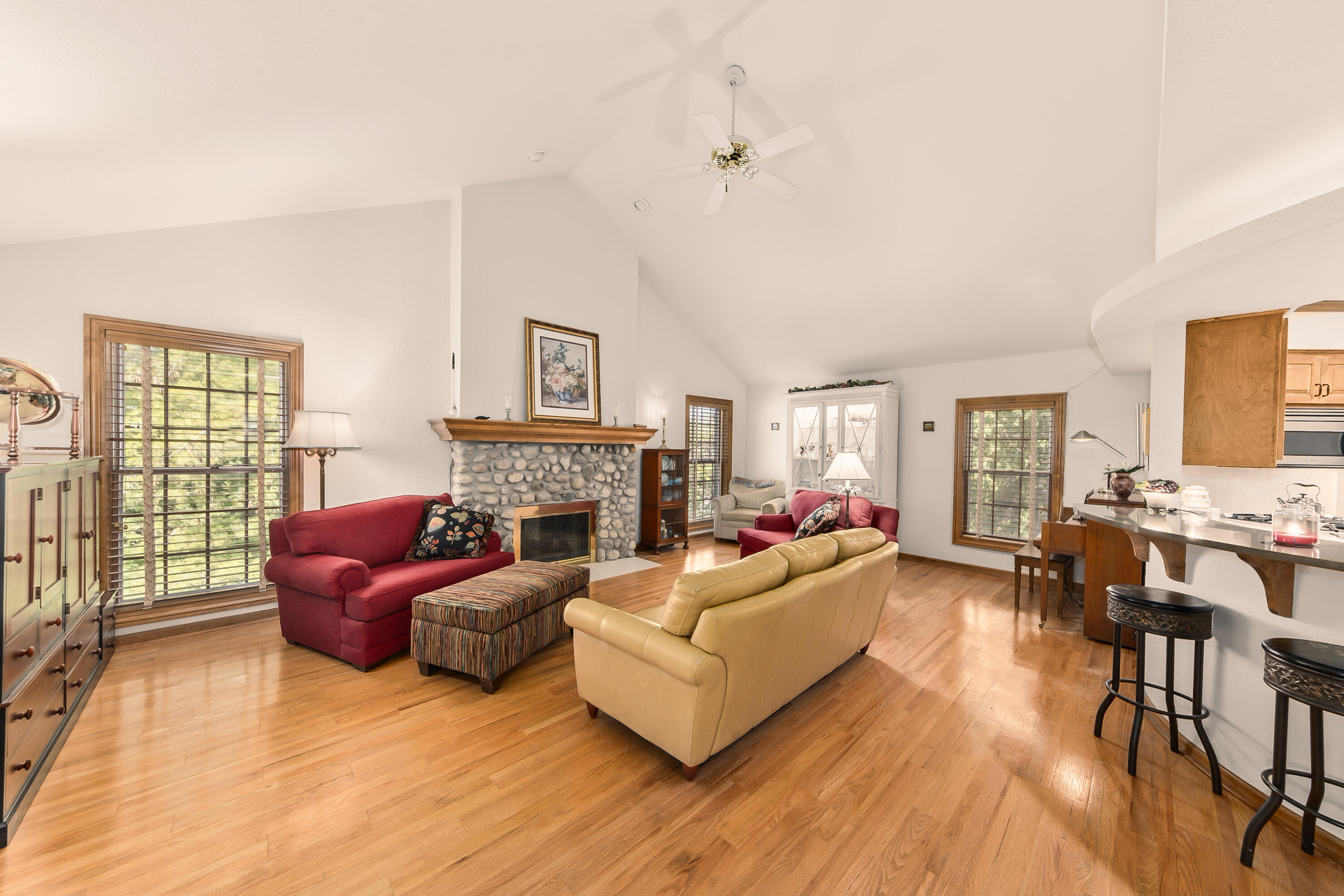 820 Pilgrim Parkway, Unit C Elm Grove, WI 53122 - Photo 2 of 35 Living Room