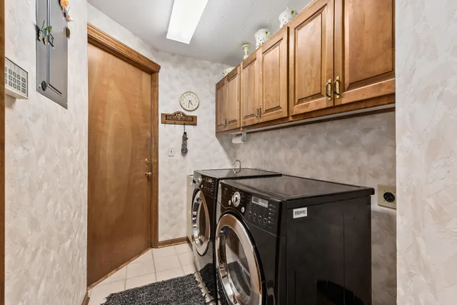 $415,000 | 820 Pilgrim Parkway, Unit C, Elm Grove, WI 53122