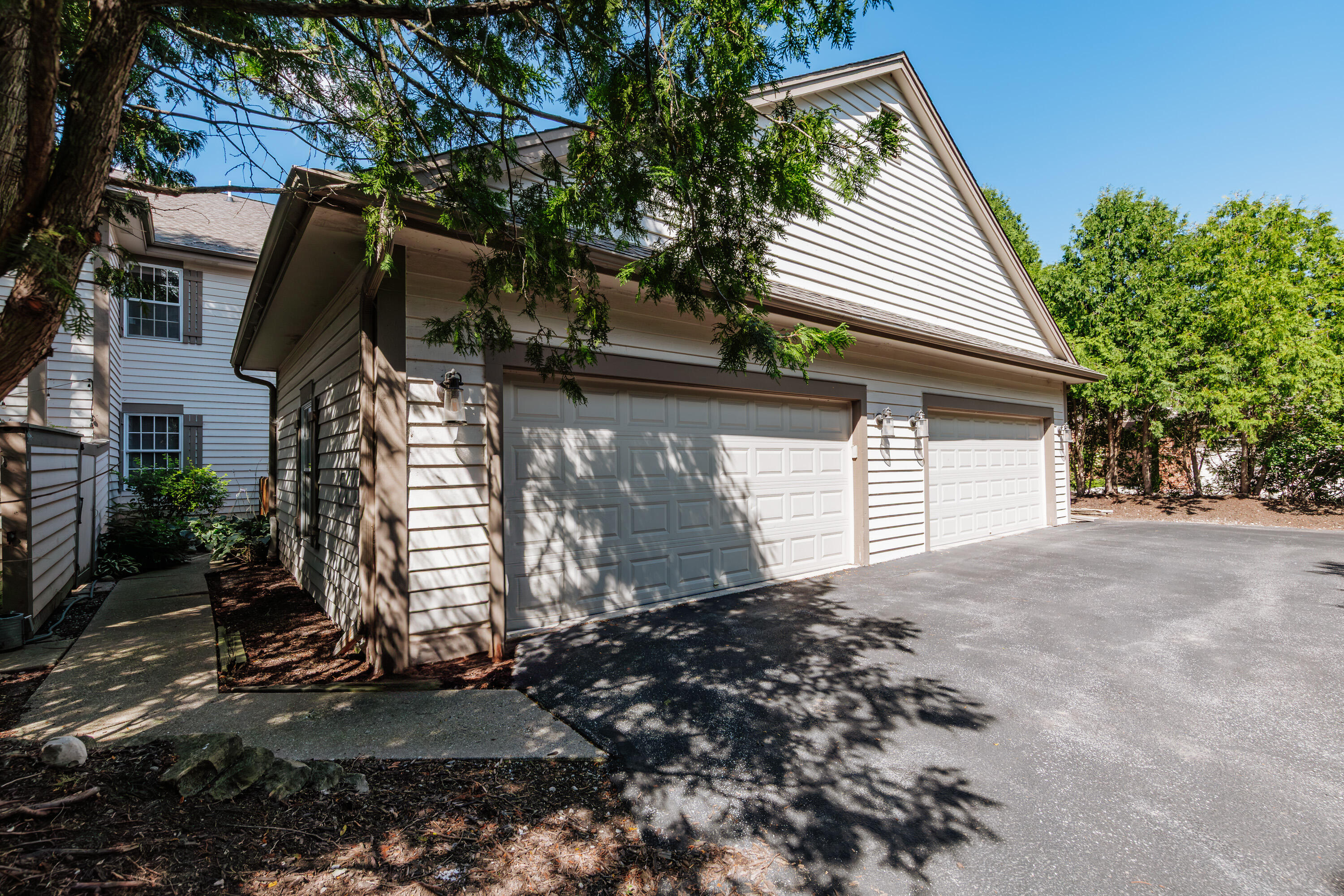 820 Pilgrim Parkway, Unit C Elm Grove, WI 53122 - Photo 30 of 35 2 Car Garage