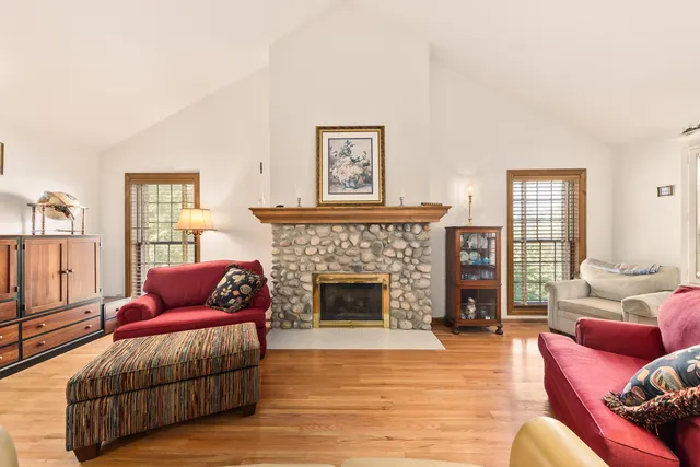 $415,000 | 820 Pilgrim Parkway, Unit C, Elm Grove, WI 53122