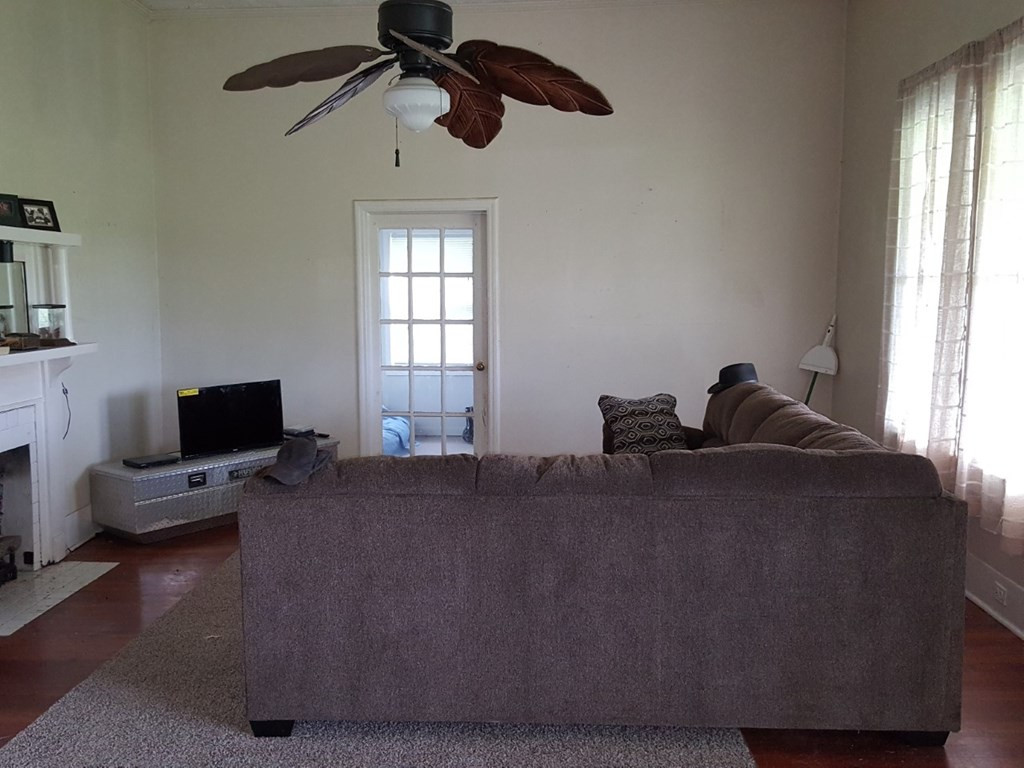 2039 Cleveland Street Elloree, SC 29047 - Photo 5 of 39